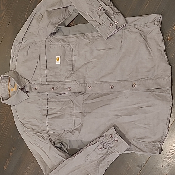 Mens carhartt relaxed fit button up. Medium reg.